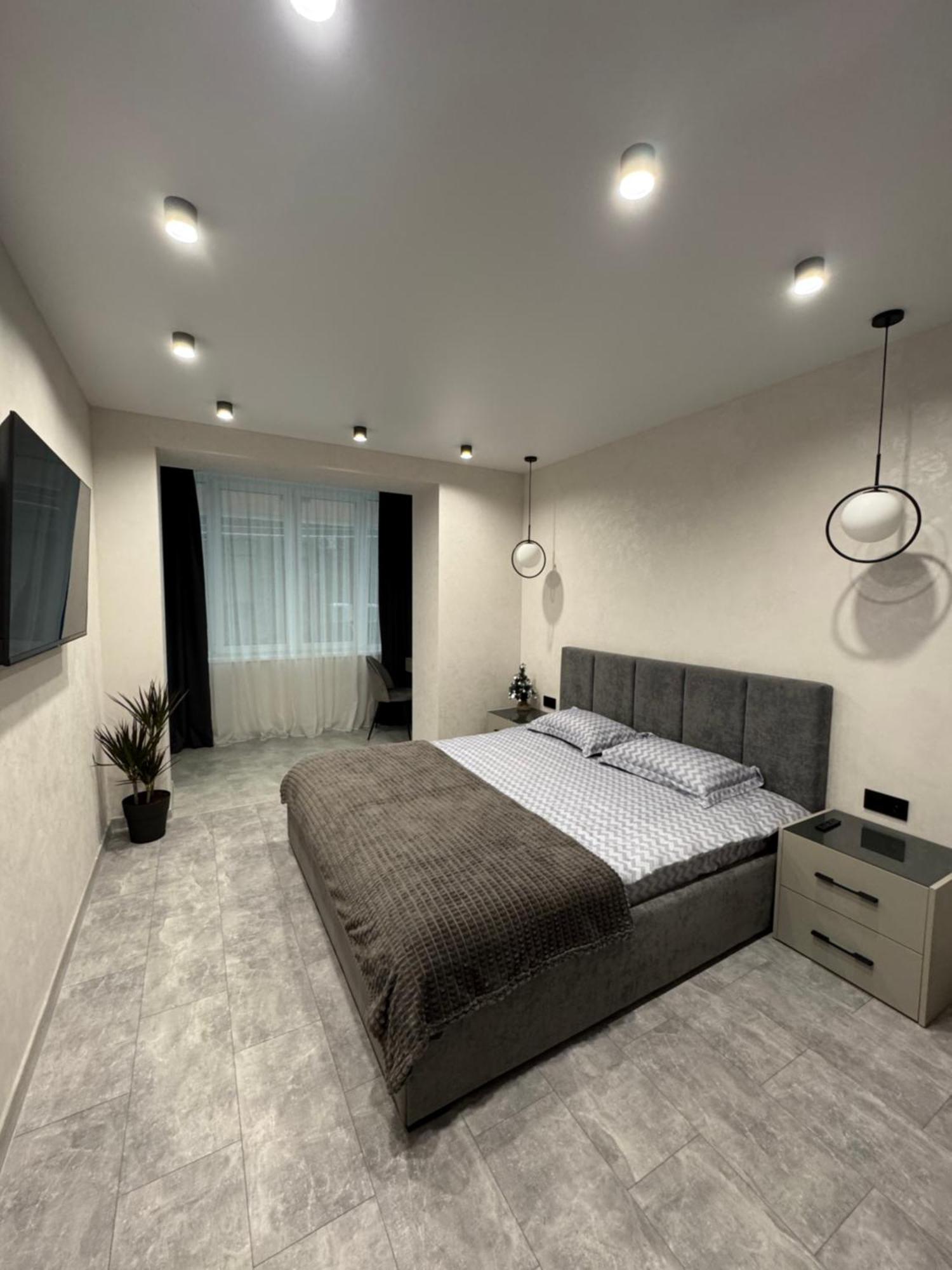 зарічанська вулиця Netflix Apartment